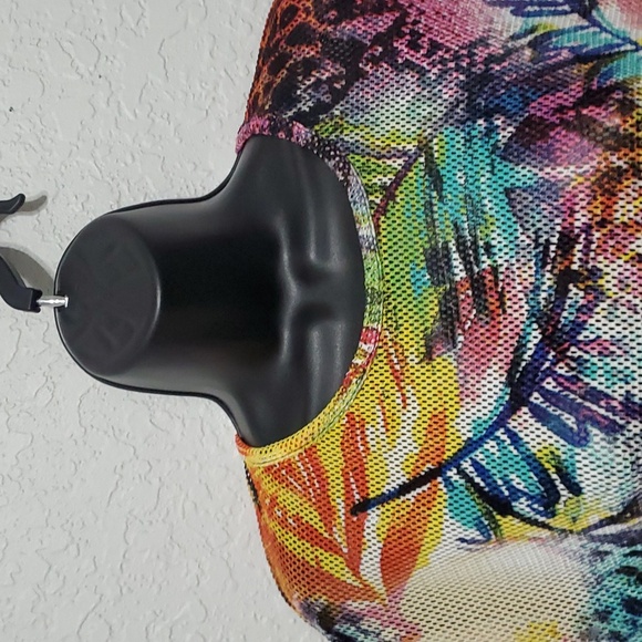 Full Circle Plus Multicolor Mesh Batwing Cropped Top Size 3X - Picture 4 of 8